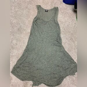 Green sleeveless dress